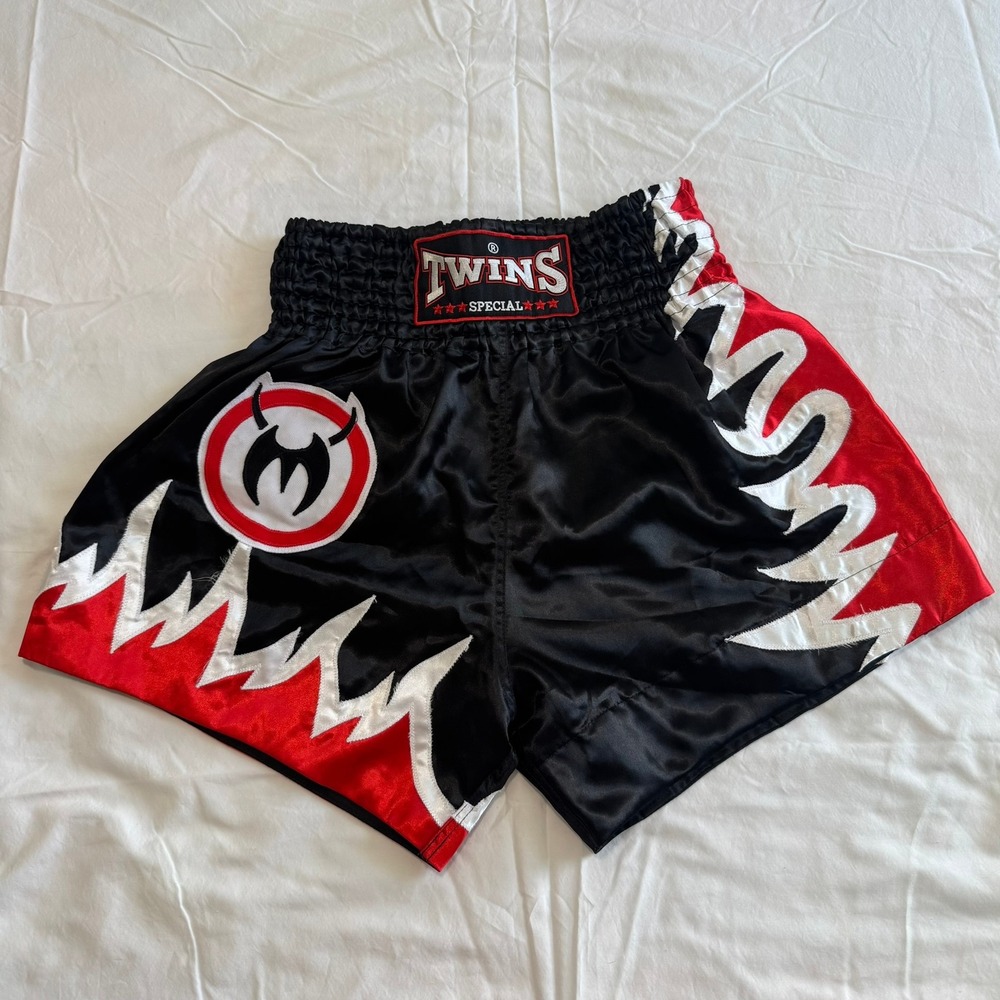 Twins Special Muay Thai Shorts Black Red Nogueira Boxing MMA Kickboxing Mens - Picture 2 of 13